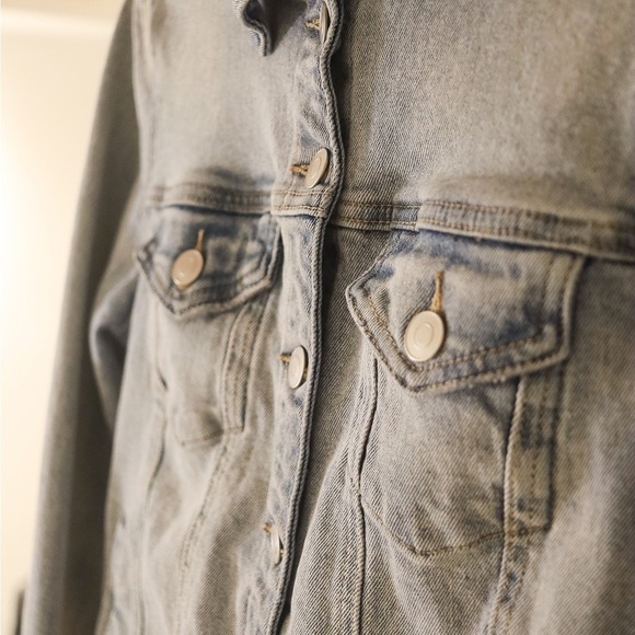 THYME Light  blue washed denim jean jacket - Picture 4 of 6